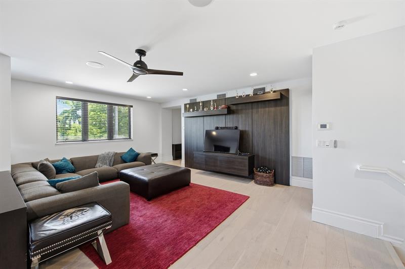 Image 50 of 62 For 720 Isle Of Palms Dr