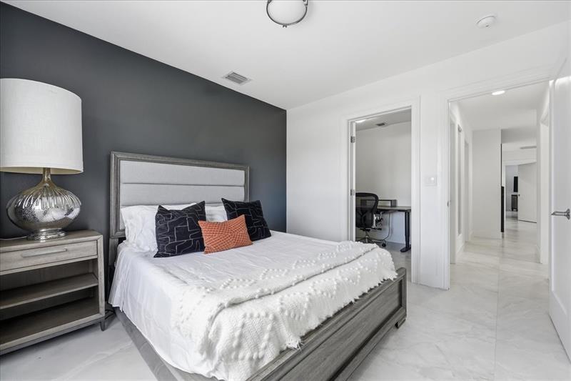 Image 14 of 18 For 4331 Tradewinds Ave  B