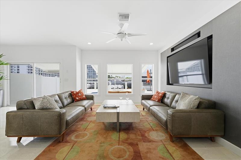 Image 5 of 18 For 4331 Tradewinds Ave  B