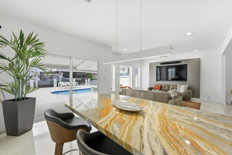 Image 6 of 18 For 4331 Tradewinds Ave  B