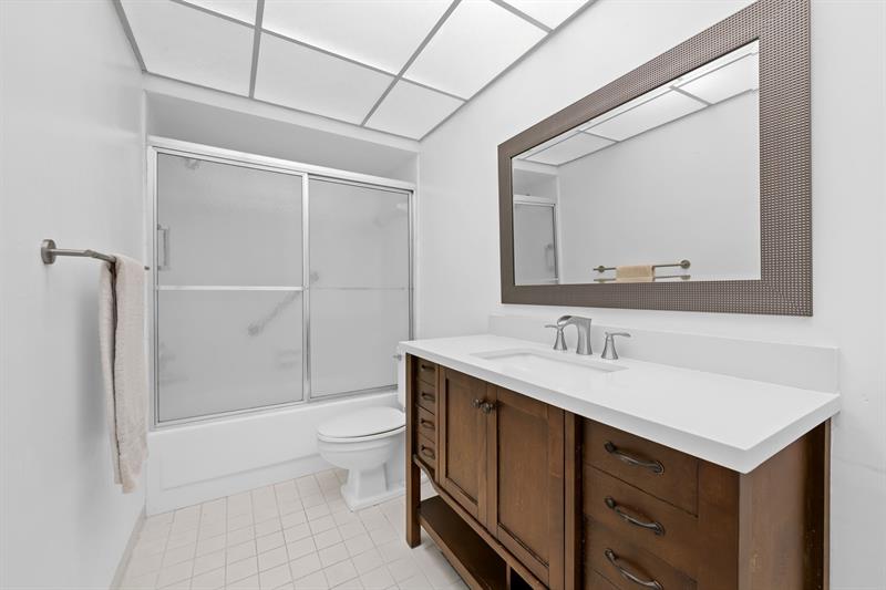 Image 15 of 18 For 2970 16th Ave  214