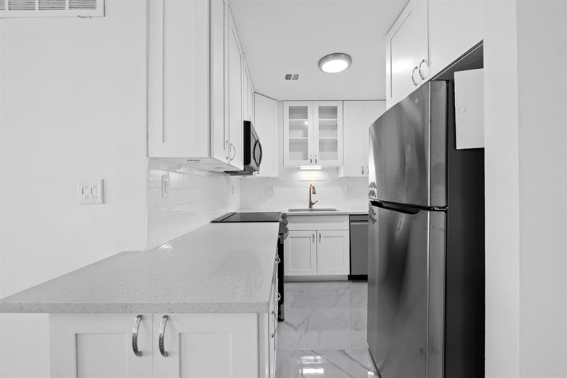 Image 8 of 18 For 2970 16th Ave  214