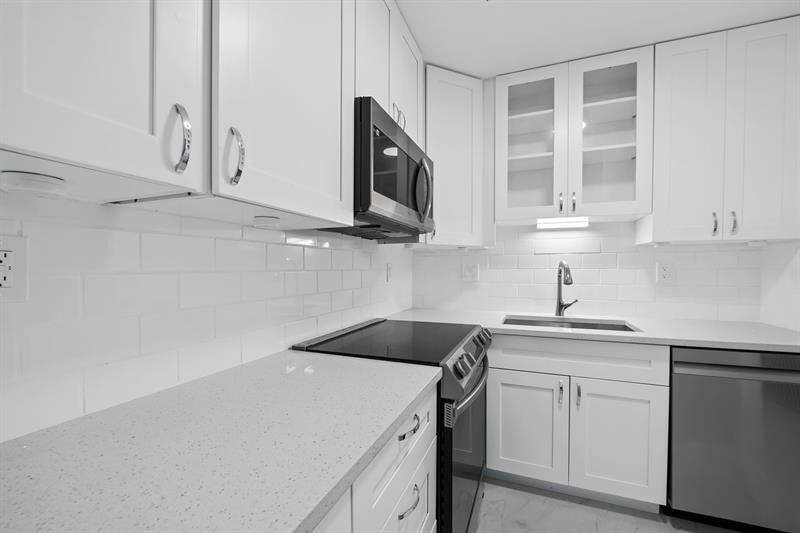 Image 9 of 18 For 2970 16th Ave  214