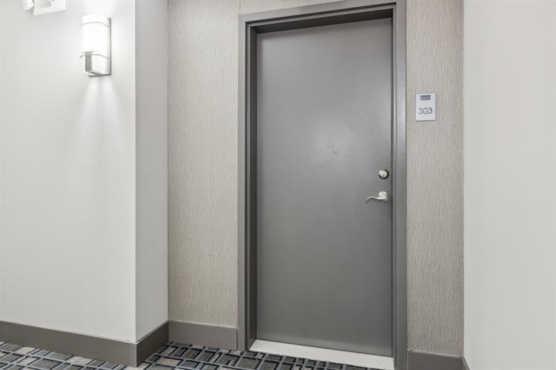 Image 11 of 59 For 2301 Wilton Dr  R303