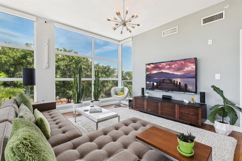 Image 21 of 59 For 2301 Wilton Dr  R303