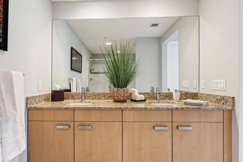 Image 31 of 59 For 2301 Wilton Dr  R303