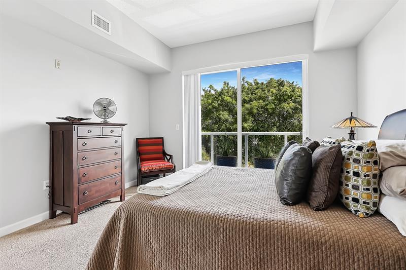 Image 36 of 59 For 2301 Wilton Dr  R303