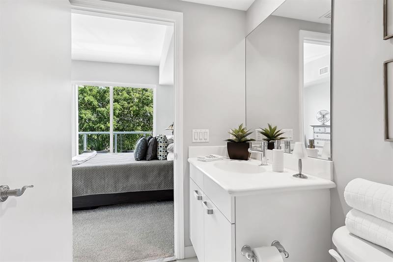 Image 37 of 59 For 2301 Wilton Dr  R303