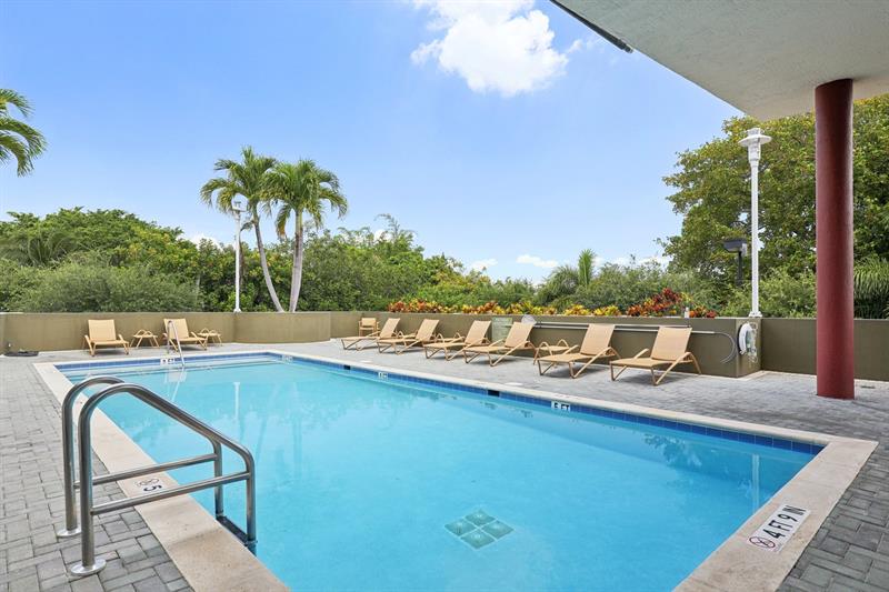 Image 44 of 59 For 2301 Wilton Dr  R303