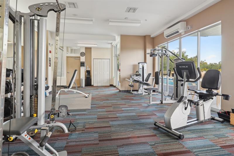 Image 49 of 59 For 2301 Wilton Dr  R303