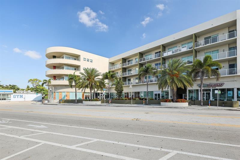 Image 51 of 59 For 2301 Wilton Dr  R303