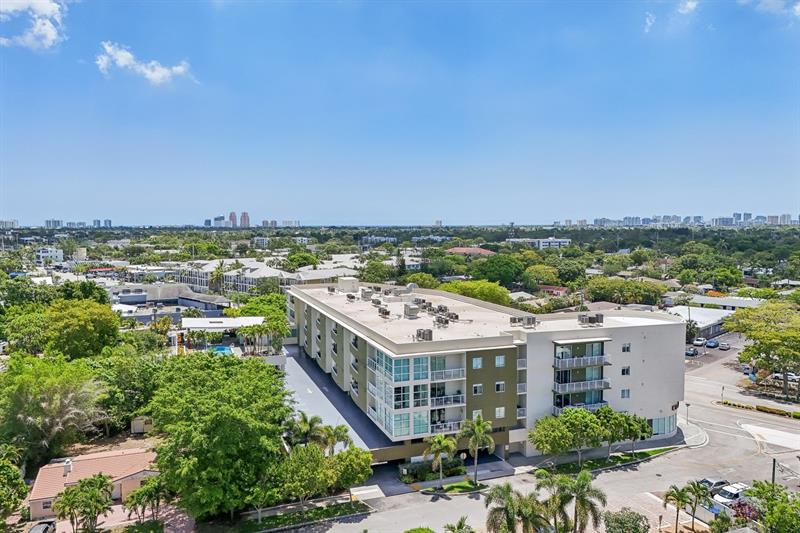 Image 52 of 59 For 2301 Wilton Dr  R303