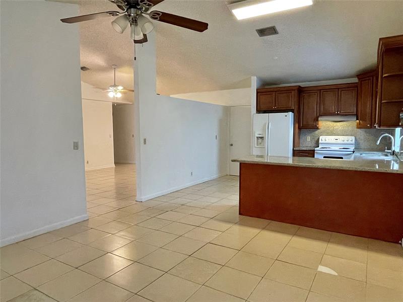 Image 4 of 19 For 9133 48th St