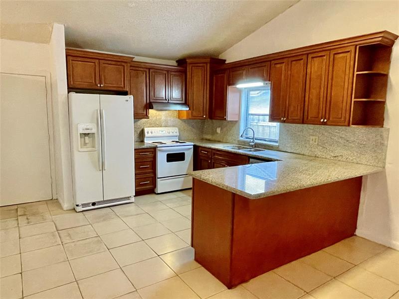 Image 5 of 19 For 9133 48th St