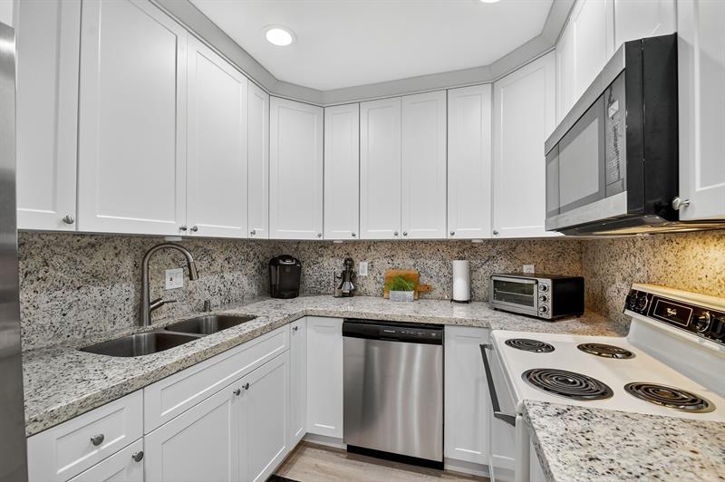 Image 15 of 55 For 813 Sky Pine Way  D2