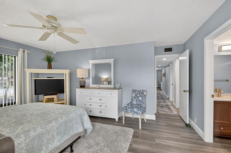 Image 22 of 55 For 813 Sky Pine Way  D2