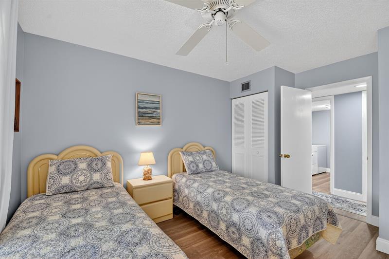 Image 5 of 55 For 813 Sky Pine Way  D2