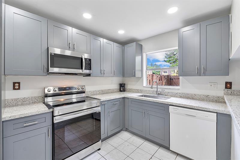 Image 3 of 14 For 5843 Blueberry Ct  78