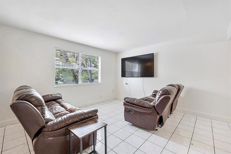 Image 6 of 14 For 5843 Blueberry Ct  78