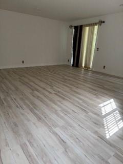 Image 3 of 6 For 16088 Poppyseed Cir  304