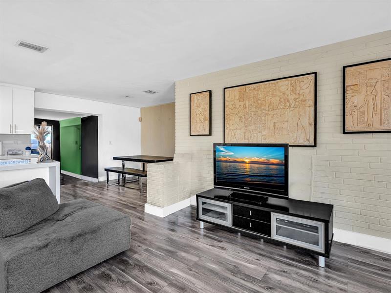 Image 12 of 28 For 17135 12th Ct