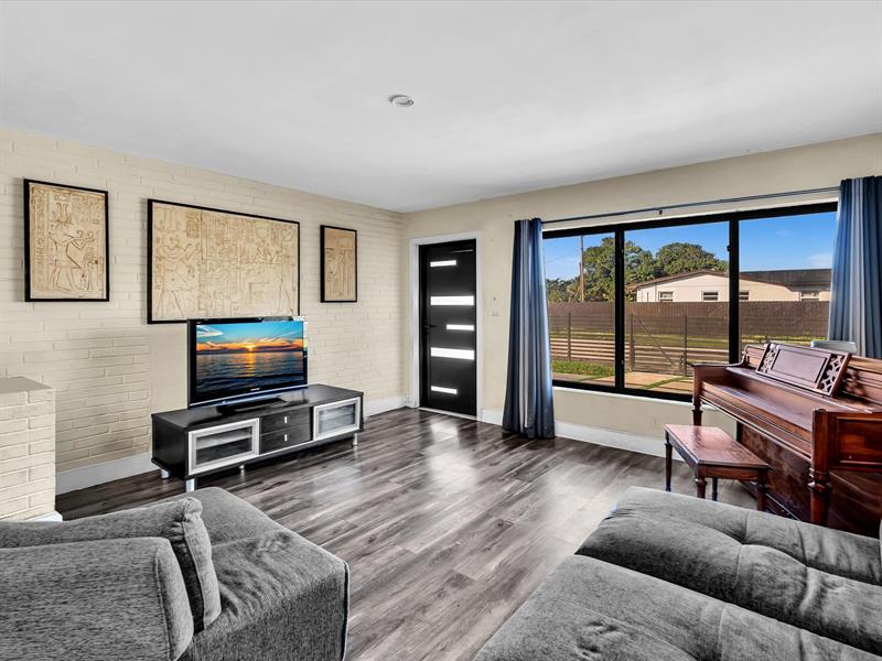 Image 13 of 28 For 17135 12th Ct