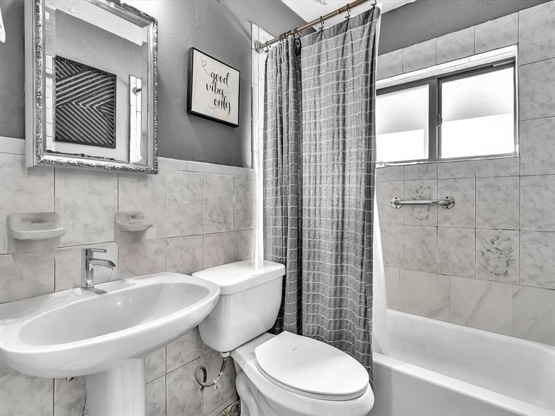 Image 22 of 28 For 17135 12th Ct