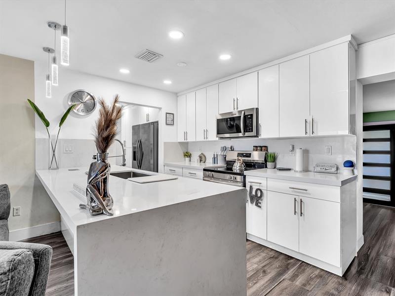 Image 5 of 28 For 17135 12th Ct