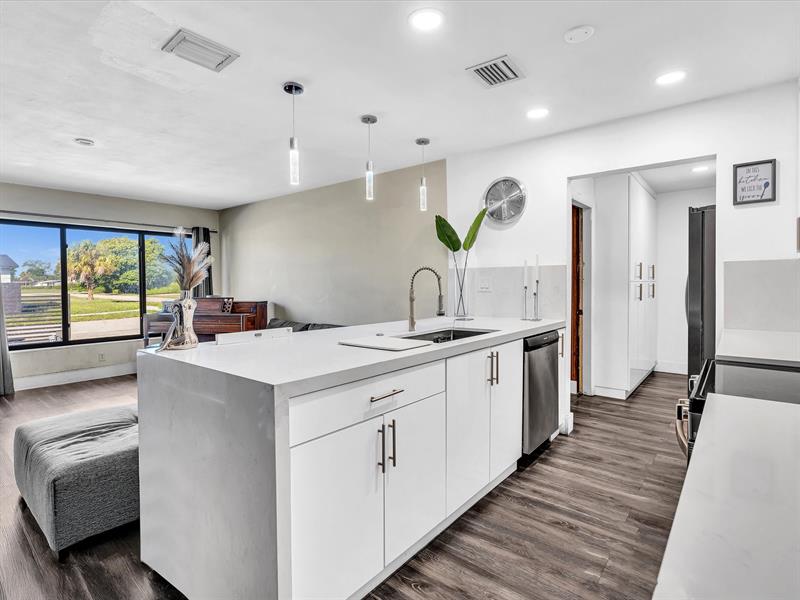 Image 7 of 28 For 17135 12th Ct