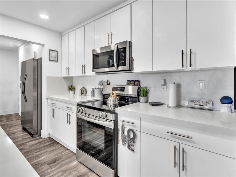 Image 8 of 28 For 17135 12th Ct