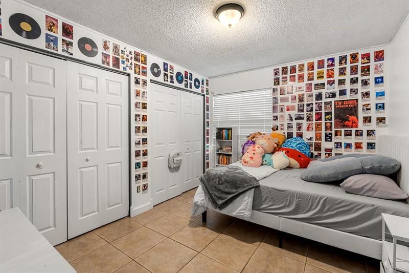 Image 23 of 27 For 1178 University Dr  1178