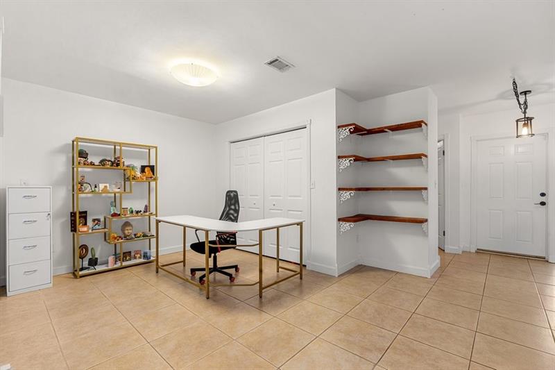 Image 7 of 27 For 1178 University Dr  1178