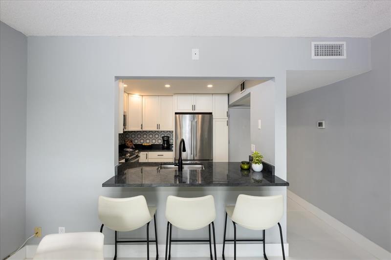 Image 13 of 36 For 900 River Reach Dr  425