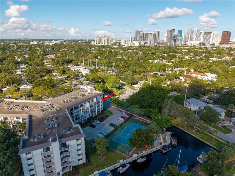 Image 26 of 36 For 900 River Reach Dr  425