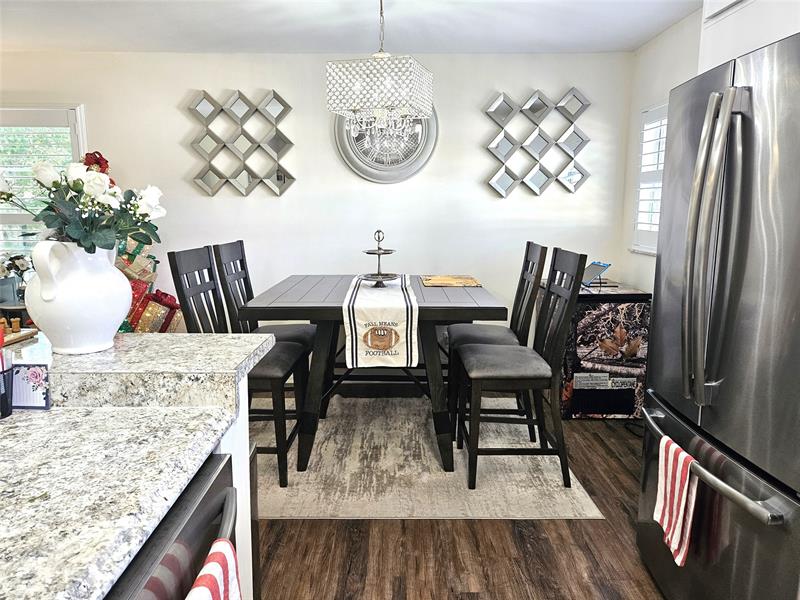 Image 10 of 33 For 17 Vista Palm Ln  202