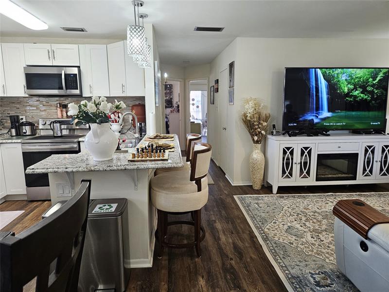 Image 11 of 33 For 17 Vista Palm Ln  202