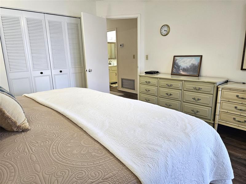 Image 12 of 33 For 17 Vista Palm Ln  202