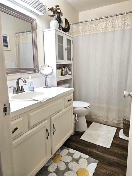 Image 20 of 33 For 17 Vista Palm Ln  202