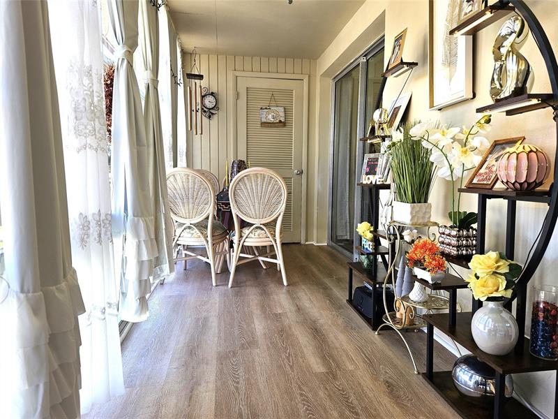 Image 23 of 33 For 17 Vista Palm Ln  202