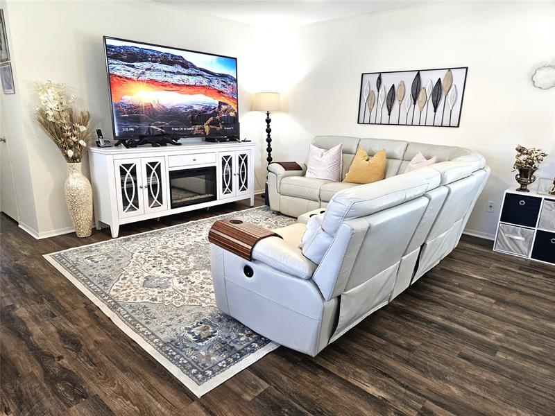 Image 4 of 33 For 17 Vista Palm Ln  202