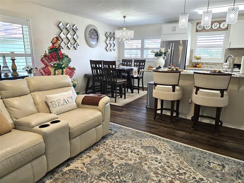 Image 6 of 33 For 17 Vista Palm Ln  202