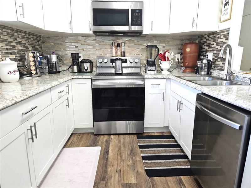 Image 8 of 33 For 17 Vista Palm Ln  202