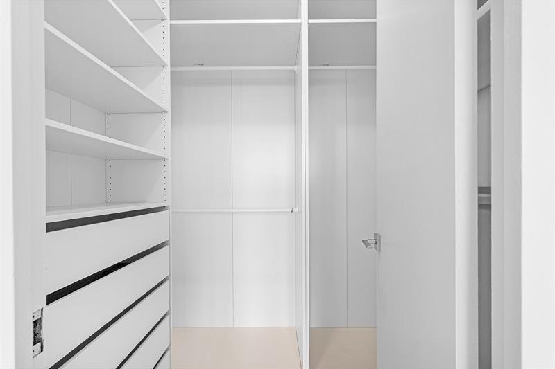 Image 14 of 29 For 3000 Holiday Dr  1104