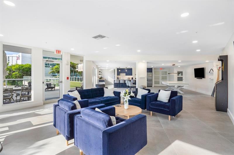 Image 20 of 29 For 3000 Holiday Dr  1104