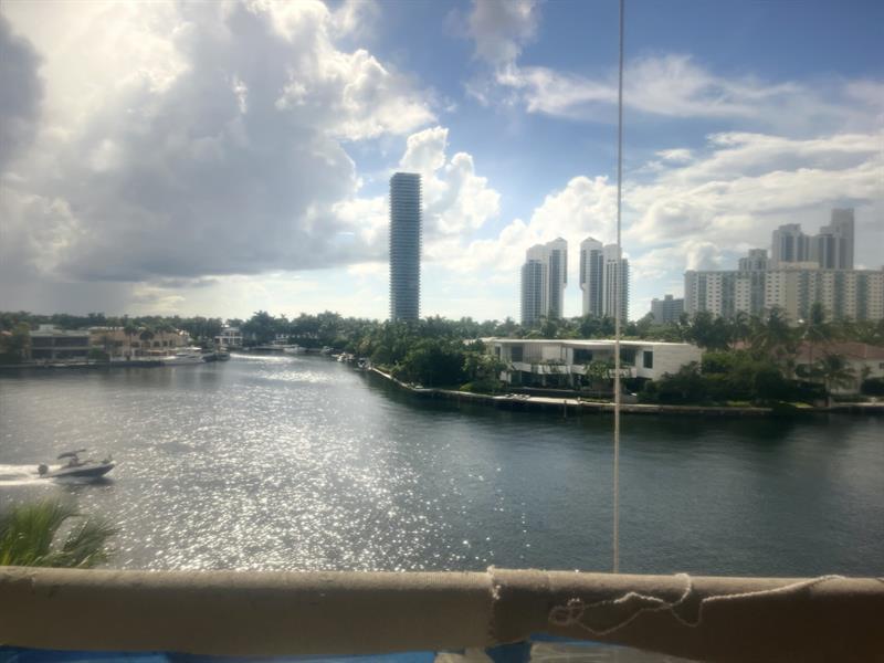 Details for 19667 Turnberry Way 4j, Miami, FL 33180