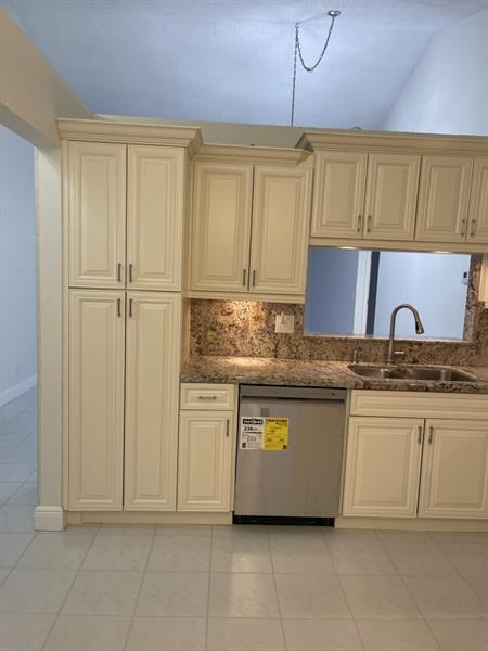 Image 19 of 32 For 7202 Primrose Ln