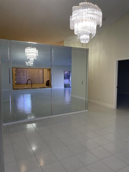 Image 7 of 32 For 7202 Primrose Ln