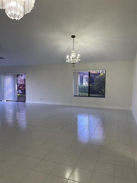 Image 8 of 32 For 7202 Primrose Ln