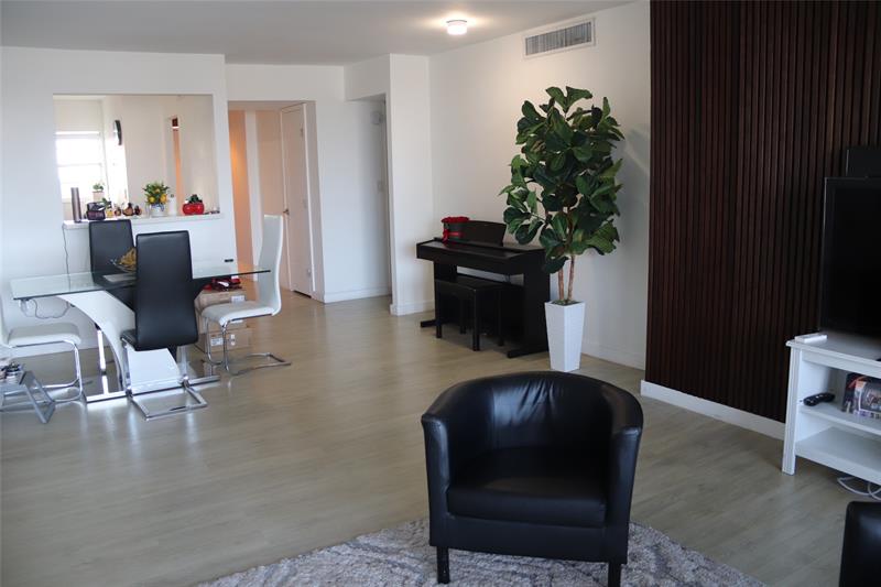 Image 13 of 33 For 1770 191st St 816