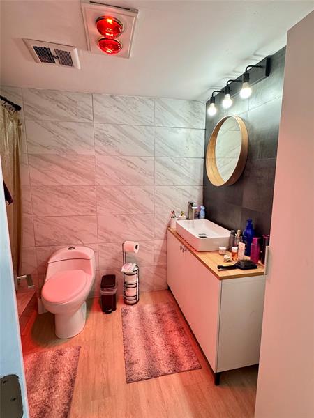 Image 24 of 33 For 1770 191st St 816